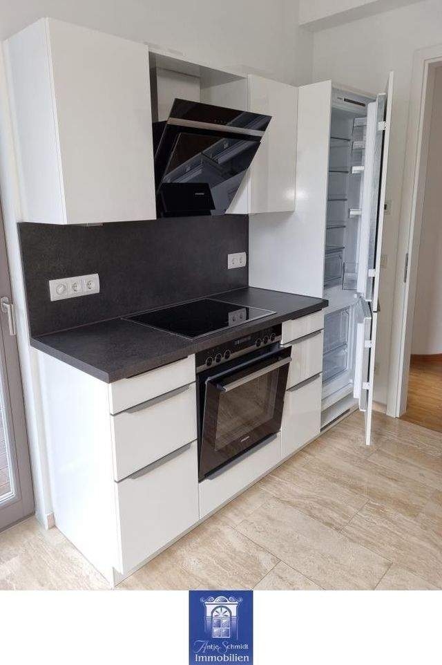 Ihre Traumwohnung mit hochwertiger Ausstattung und großer Loggia am Neumarkt! EBK! - Foto 4