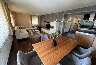 PHOTO-2025-05-13-11-00-36 (4).jpg