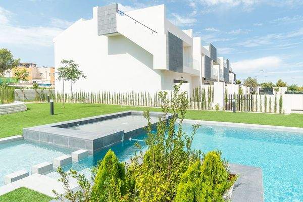 Contemporary Apartments near Amenities in Los Altos Torrevieja