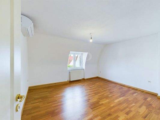 Schlaf-, Kinder- oder Arbeitszimmer 2