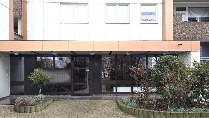 Haupteingang zum Wohnkomplex