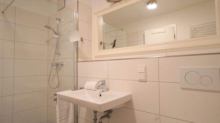 Ebenerdige Walk-In Dusche...