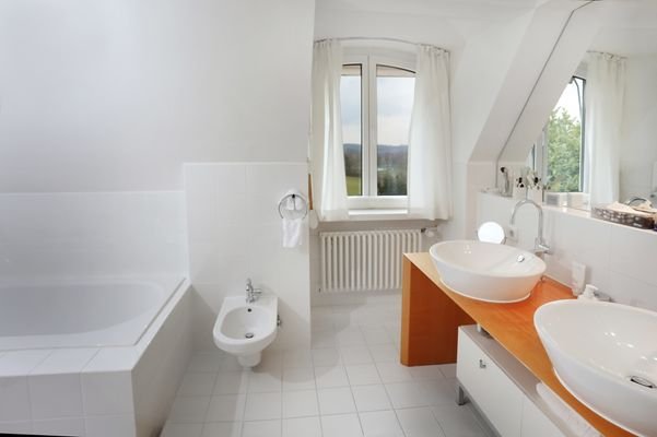 großes Bad OG 