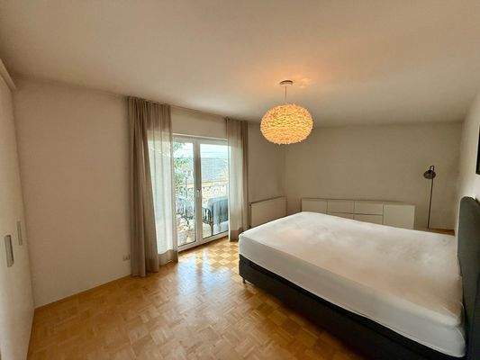 1.OG Schlafzimmer 1/3