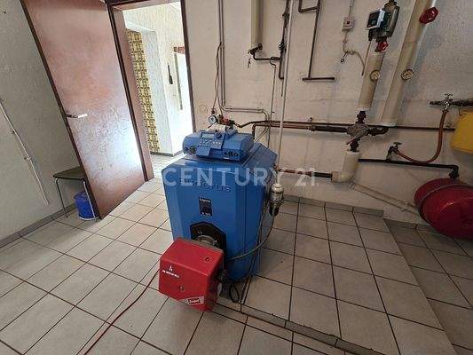 Öl - Zentral - Heizung Buderus Bj. 2012