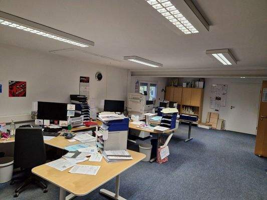 großes Büro 1. OG