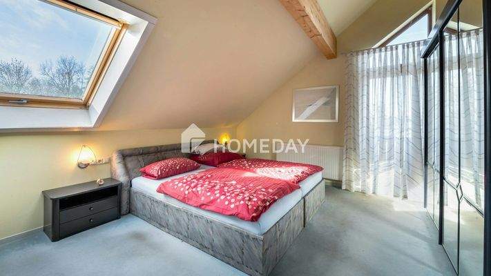 1. OG Schlafzimmer 1