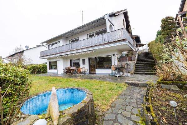 Blick von der Einfahrt