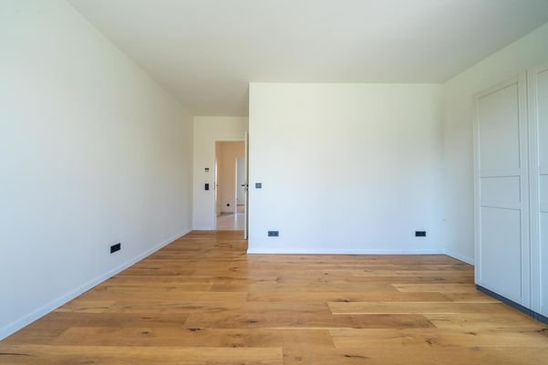 Schlafzimmer (EG)
