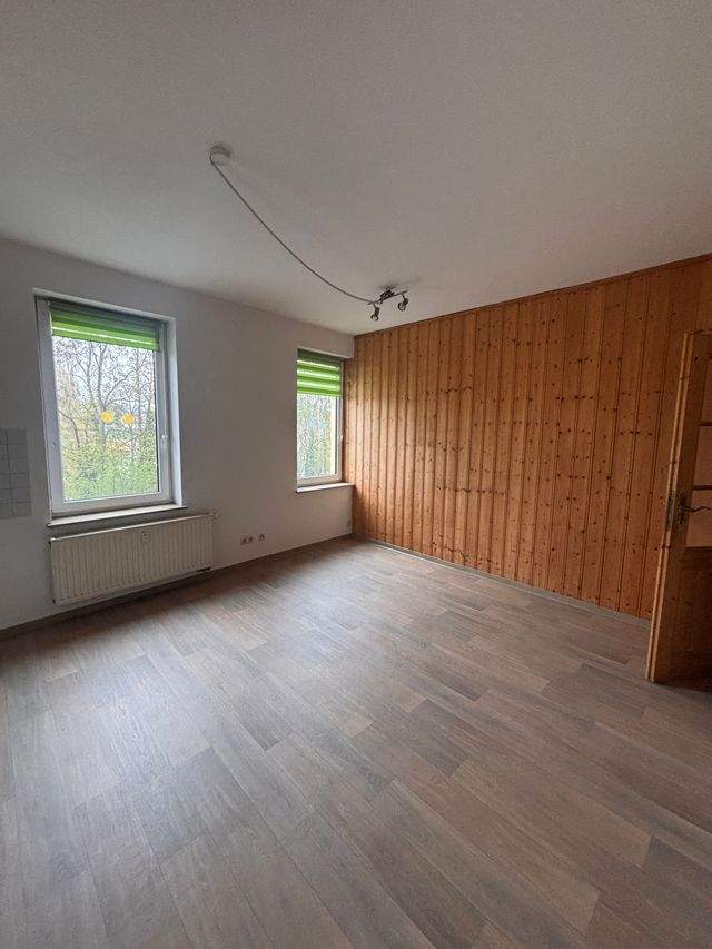 Helle 3-Raum-Wohnung (72 m²) in modernisiertem Mehrfamilienhaus - Photo 1