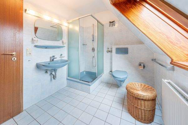 Duschbad Einliegerwohnung 1