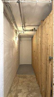 Kellerflur rechte Seite