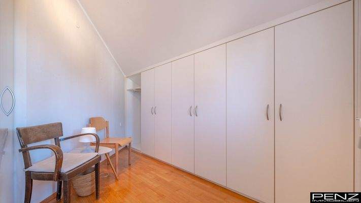 Schrankraum Schlafzimmer 1