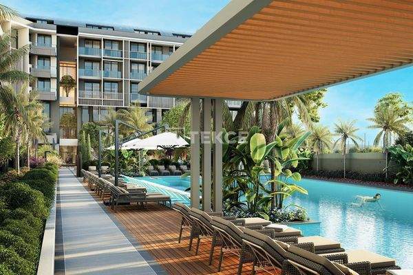 Flats in a Complex with Indoor and Outdoor Pool in Antalya