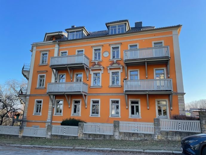 Großzügige und moderne 4 Raumwohnung, mit Balkon und Wintergarten in ruhiger Seitenstraße