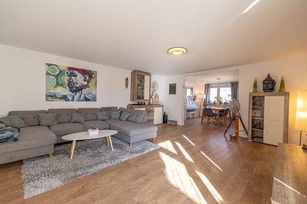 Offener Wohn- und Essbereich