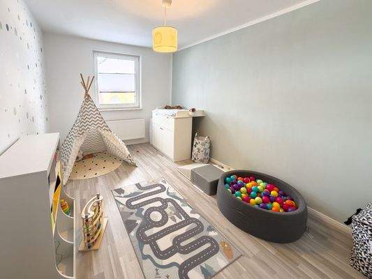 Individuell nutzbares Zimmer im OG