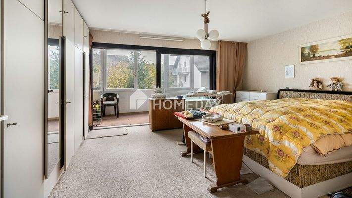 1. OG Elternschlafzimmer 1