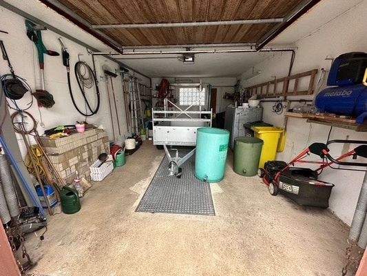 Garage mit Grube