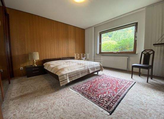 Großes Schlafzimmer