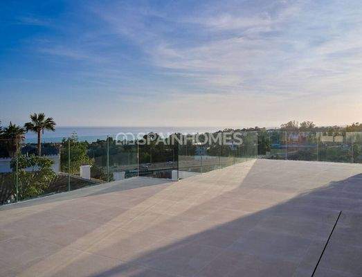 Quality Villas with Sea Views in Marbella's Prime Location