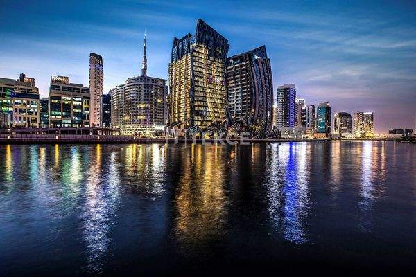 Furnished Apartments on Business Bay Canal in Dubai