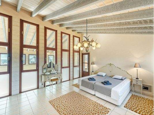 unblurimageai_SWOSES5364_1_8_Picture8