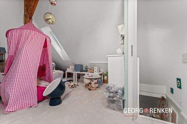 45.) EFH/Villa Spitzboden | Spielzimmer