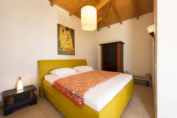 Luxury-Villas-Lefkada-Villa-Pool-Schlafzimmer2.jpg