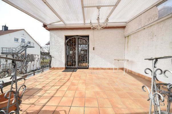 überdachte Terrasse