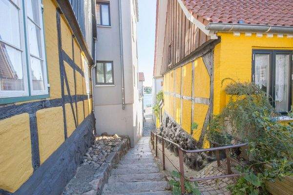 historische Treppe zum Hafen 