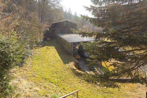 Grundstück mit Carport