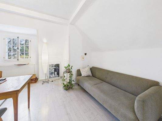 Einladendes Wohnzimmer DG