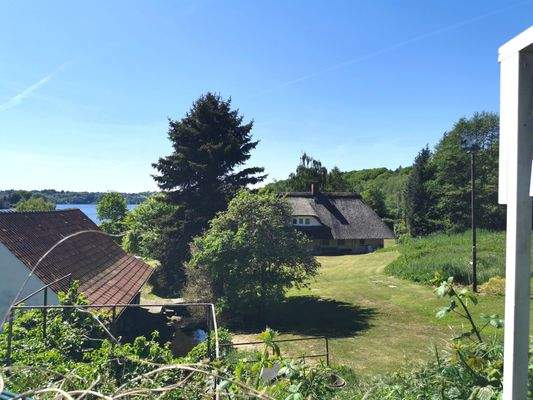 Blick von der Straße am Wasserfall