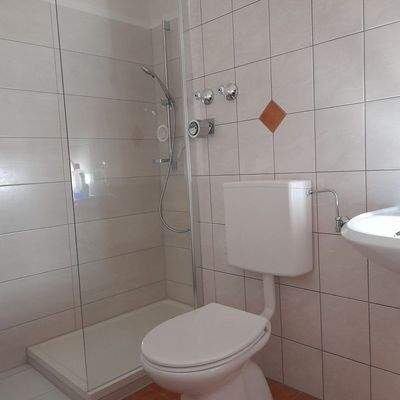 Bad mit WC und Dusche