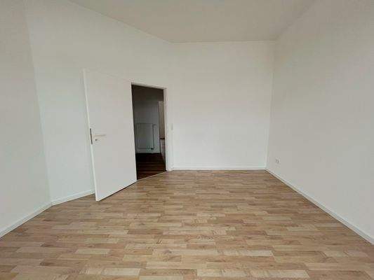 weiteres Zimmer (2).jpg