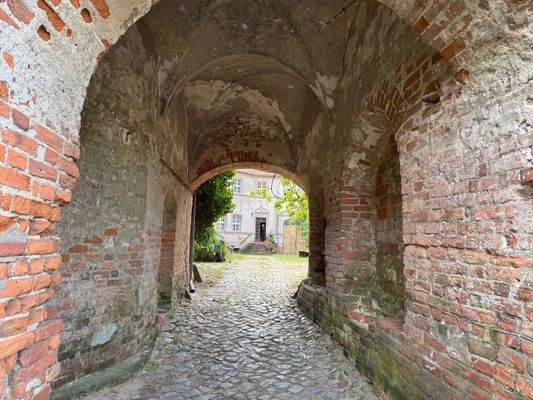 Zufahrt Innenhof.jpg