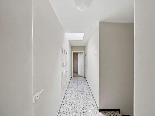 Hausflur - Übergang Wohnungen