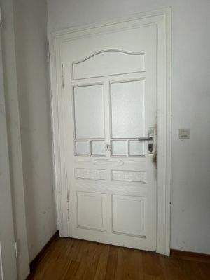 Wohnungseingangstür OG aus dem Baujahr aus dem Baujahr
