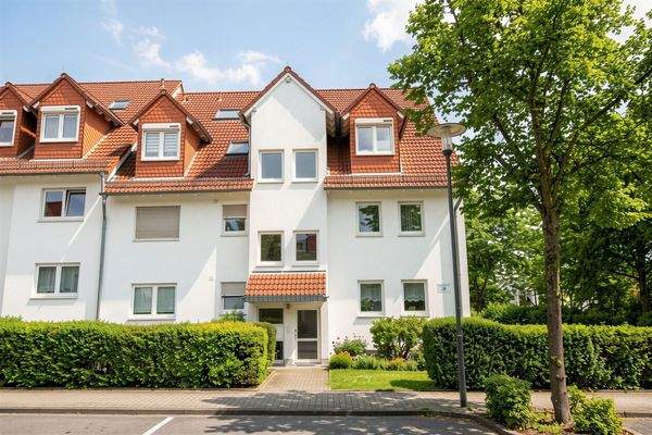 Hauseingang & Hausansicht