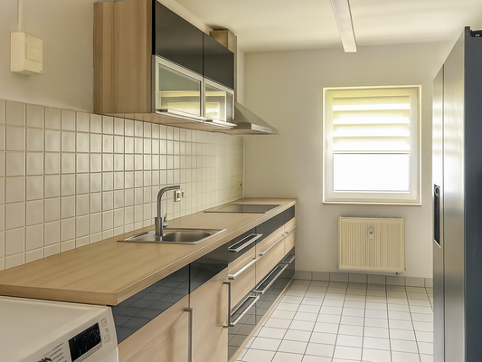 Einbauküche mit WM-Anschluss (dig. beräumt)