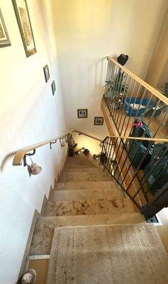 Treppenhaus - Aufgang zur Wohnung