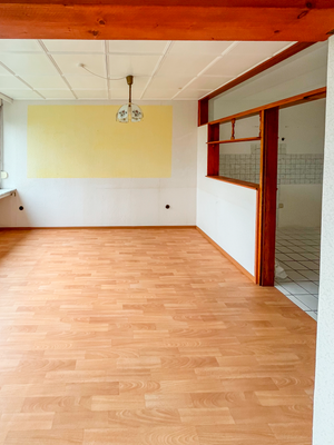 Wohn-/Essbereich mit offener Küche