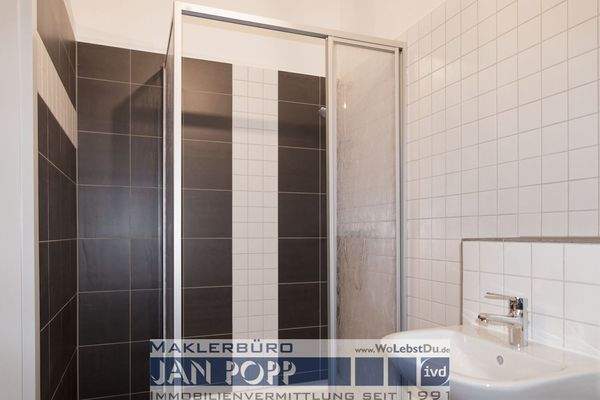 Dusche-WC mit Tageslicht