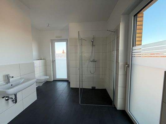 Badezimmer mit Dusche