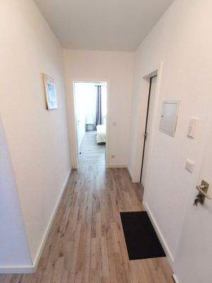 Flur mit Blick zum Schlafzimmer