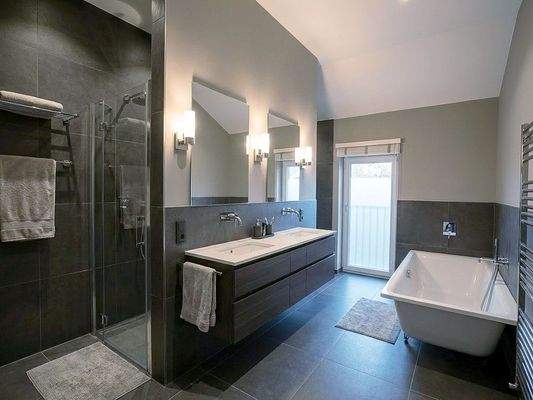 Badezimmer OG (Wohnbeispiel KI)