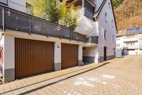 Garage und Kellerzugang - Wohneinheit I