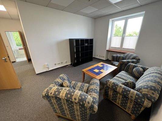 Aufenthaltsraum/Büro OG rechts