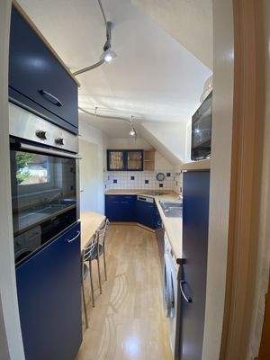 Einbauküche mit Essecke